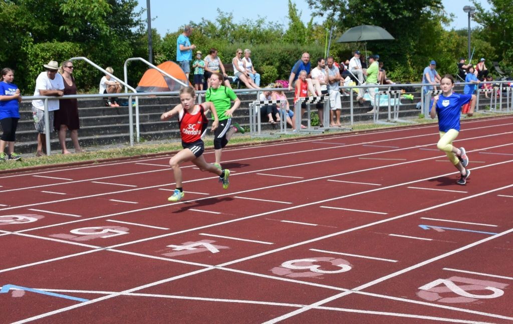 Kreismeisterin Charlotte Müller beim Sprint_neu